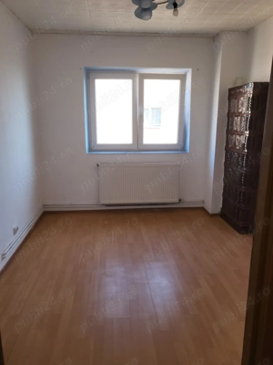 Apartament  3 camere ! - imagine 3