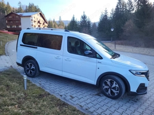 De vanzare ford tourneo connect active,varianta xl ,an 2023,stare perfecta .