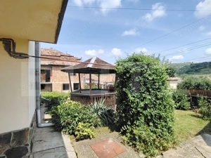 Casă solidă cu pod, foișor și 2 garaje in Tarnaveni - imagine 13