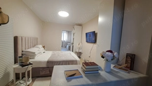 Particular, vand 2 camere situat la etajul 1, vis a vis de Parcul de la Gara