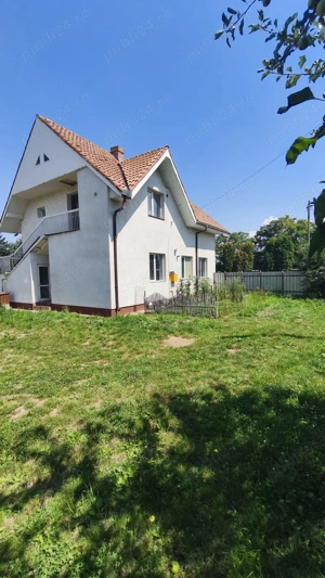 Vila cu 2 apartamente  - imagine 4 Vila cu 2 apartamente  - imagine 4