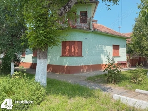 Casa 4 camere în Ineu str.Octavian Goga, teren 1079 mp pe colț 