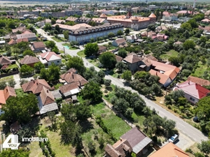 Casa 4 camere în Ineu str.Octavian Goga, teren 1079 mp pe colț  - imagine 4