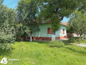 Casa 4 camere în Ineu str.Octavian Goga, teren 1079 mp pe colț  - imagine 2