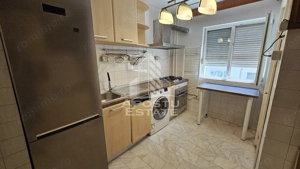 Apartament cu 3 camere, decomantat, etajul 2 , zona Spitalul Judetean