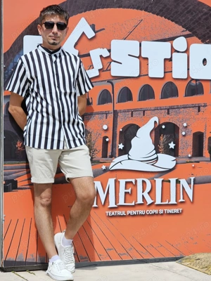 Cămașă albă cu dungi negre - trendy - mărime S