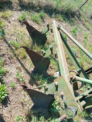 Vand 2 pluguri tractor - imagine 2 Vand 2 pluguri tractor - imagine 2