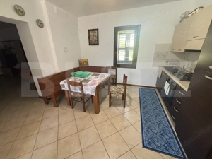 Casa de vanzare in zona linistita  - imagine 5