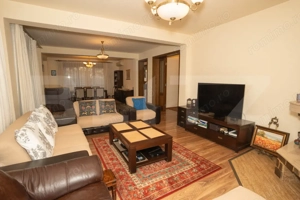 Vila exclusivistă, de vanzare, cu 8 camere, 400 mp, zona Periș  - imagine 2