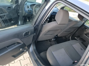 De vanzare Ford fiesta 1.3 benzina - imagine 5