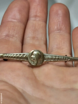 Superba Brosa Religioasa-Vintage-Argint placat cu Aur-lucrata manual - imagine 3