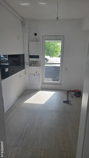 apartament 3 camere de inchiriat pentru uz comercial,  eventual si familii - imagine 6 apartament 3 camere de inchiriat pentru uz comercial,  eventual si familii - imagine 6