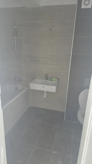 apartament 3 camere de inchiriat pentru uz comercial,  eventual si familii - imagine 7 apartament 3 camere de inchiriat pentru uz comercial,  eventual si familii - imagine 7