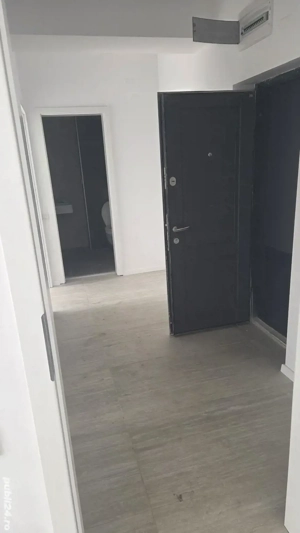 apartament 3 camere de inchiriat pentru uz comercial,  eventual si familii - imagine 9 apartament 3 camere de inchiriat pentru uz comercial,  eventual si familii - imagine 9