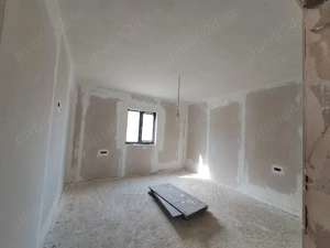 Caut un baiat serios sa se alature echipei