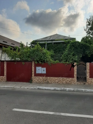 Casa parter-4 camere, grădină, garaj. Zona Libertății, Vaslui. - imagine 2 Casa parter-4 camere, grădină, garaj. Zona Libertății, Vaslui. - imagine 2