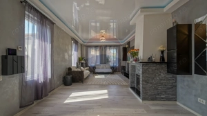 Casă / Vilă Săsească cu 6 camere de vânzare in Vulcan, Brasov - imagine 4