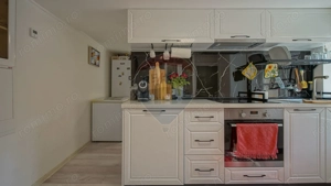 Casă / Vilă Săsească cu 6 camere de vânzare in Vulcan, Brasov - imagine 9