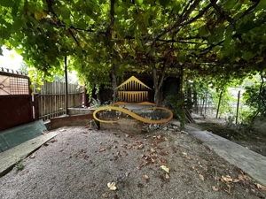 Casă individuală P+M în cartierul CFR Bacău 500 mp teren - imagine 4