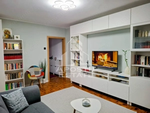 Apartament cu 3 camere, centrala proprie, zona Gheorghe Lazar