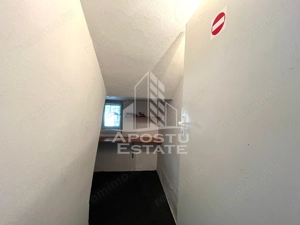 Casa cu 5 camere, 2 bai, pretabila pentru birouri. Girocului - imagine 8