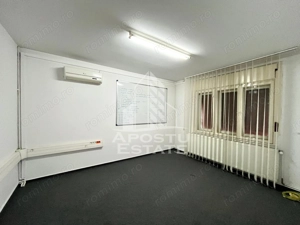 Casa cu 5 camere, 2 bai, pretabila pentru birouri. Girocului - imagine 2