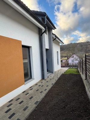 Proprietar vând casă individuală loc Tăuți  - imagine 7