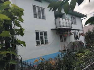Vand casa 6 camere + garaj + anexe + 1 hectar teren lângă casa