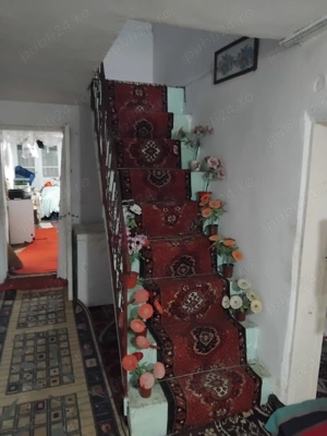 Vand casa 6 camere + garaj + anexe + 1 hectar teren lângă casa - imagine 2
