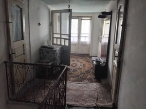 Vand casa 6 camere + garaj + anexe + 1 hectar teren lângă casa - imagine 6