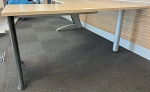 10 buc Birou de colt cu picioare metalice si blat 160x160 cm; Masa - imagine 4