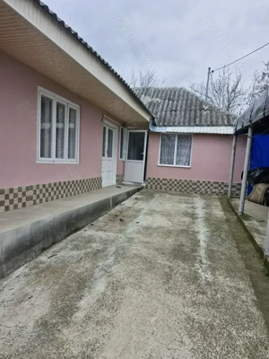 Casa de vânzare 81 mp cu teren 1455 mp intravilan si teren extravilan de 2200 mp