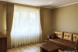 Regim vila, 2 camere, decomandat, mobilat si utilat, Centrul Civic, Brasov