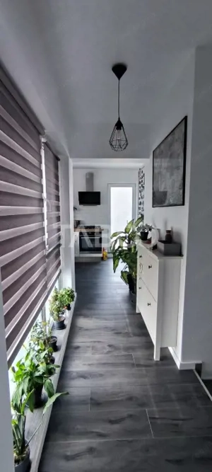 Apartament cu 3 camere semidecomandat de vanzare situat in Floresti - imagine 9