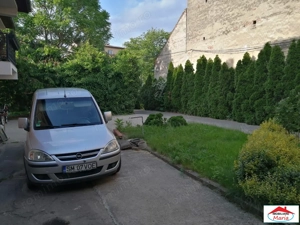 Casa cu spatii comerciale si locuinta zona centrala - imagine 7