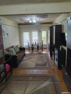 De vanzare Apartament 2 camere, zona centrala, curte comuna.