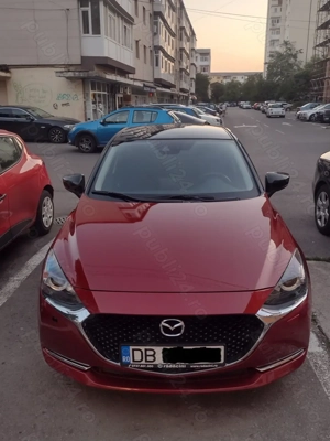 Mazda 2 facelift motor 1.5 hibrid an 2022 rosu 26.000 km