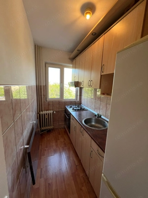 Închiriez 3 camere zona Stadion 400 euro 