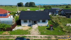 FILM! Casa personalizabila,pe un singur nivel,  pod mansardabil,pozitie cu liniste,Sanpetru - imagine 9