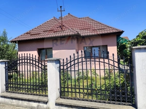 Casă cu 2 camere, de vanzare, în Lapusel!