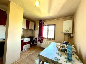 Apartament cu 3 camere, centrala proprie, zona Bucovina - imagine 5