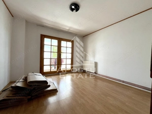 Apartament cu 3 camere, centrala proprie, zona Bucovina - imagine 3