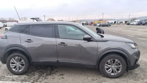 Vând autoturism Peugeot model 2008 suv din 2020 motor 1,2l benzina  - imagine 3