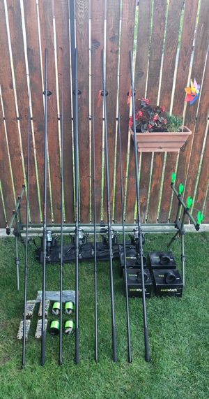Set Pescuit,4 Lansete 3,90m,4 Mulinete 8000 cu Baitrunner,Rod Pod - imagine 3