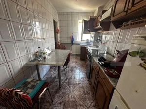 Apartament 3 camere, 82 mp, zona Cetate - imagine 3