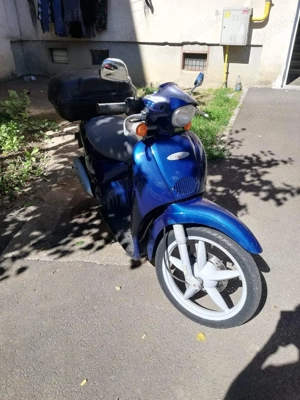 Vând scuter Aprilia Scarabeo  - imagine 2 Vând scuter Aprilia Scarabeo  - imagine 2