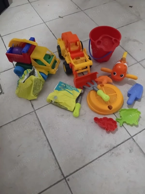 Jucării plajă și aripioare pentru apă