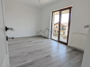 Vila 4 cam vedere lac Lunca Cetatuii - Ciurbesti - imagine 5