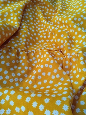 Rochie portocalie cu flori albe