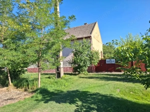 Casă spațioasă cu spațiu comercial pe colț in Nadlac - imagine 5